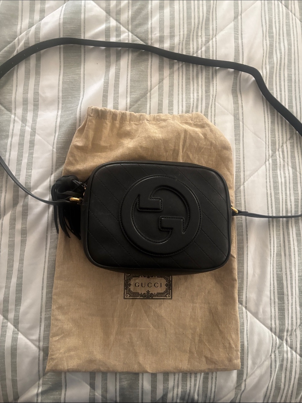 Authentic Gucci Black Leather Camera Crossbody Bag with Interlocking G